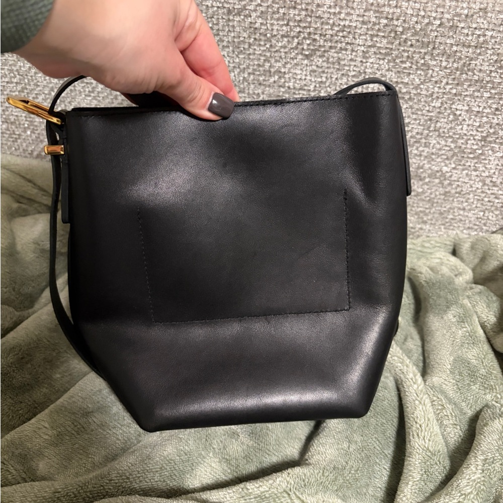 Madewell The Essential Mini Bucket Tote - Picture 3 of 8